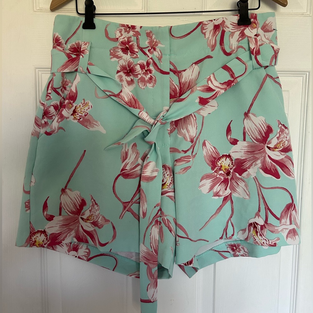 New York and and Company Floral Women's Shorts - Mint Green and Pink